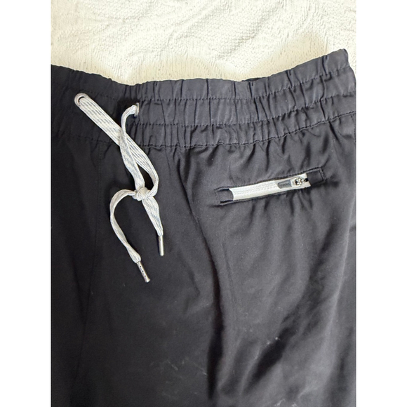 Women’s Vuori Clementine black shorts size XL - Picture 3 of 8